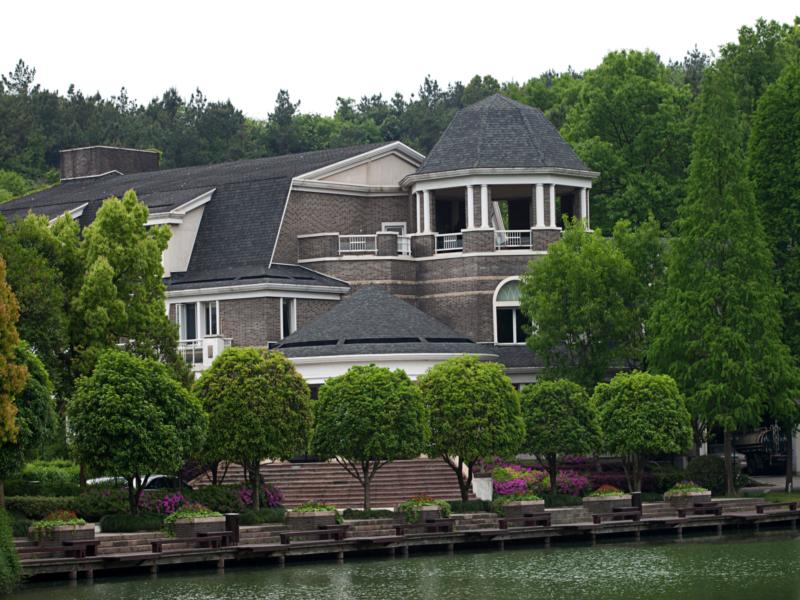 彩色玻纤胎沥青瓦屋面发展进程较快